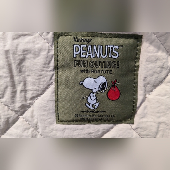 Snoopy beige quilt purse/tote - Picture 2 of 7